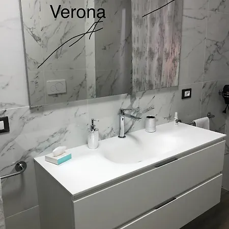 White House * Verona